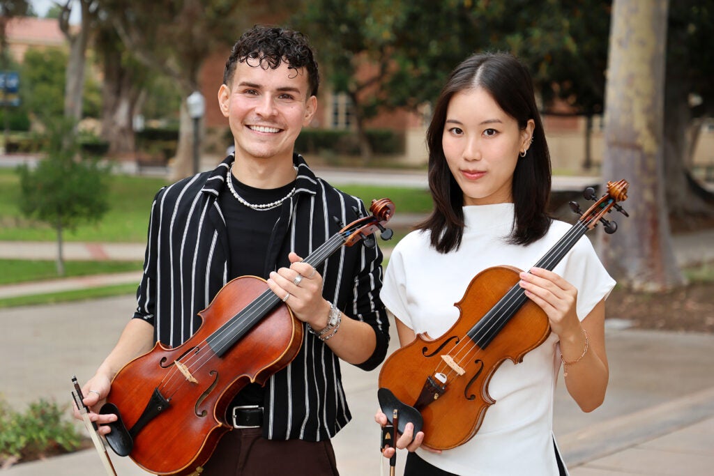 The UCLA Gluck<br />
Zavala - Cho Duo (Violin and Viola)