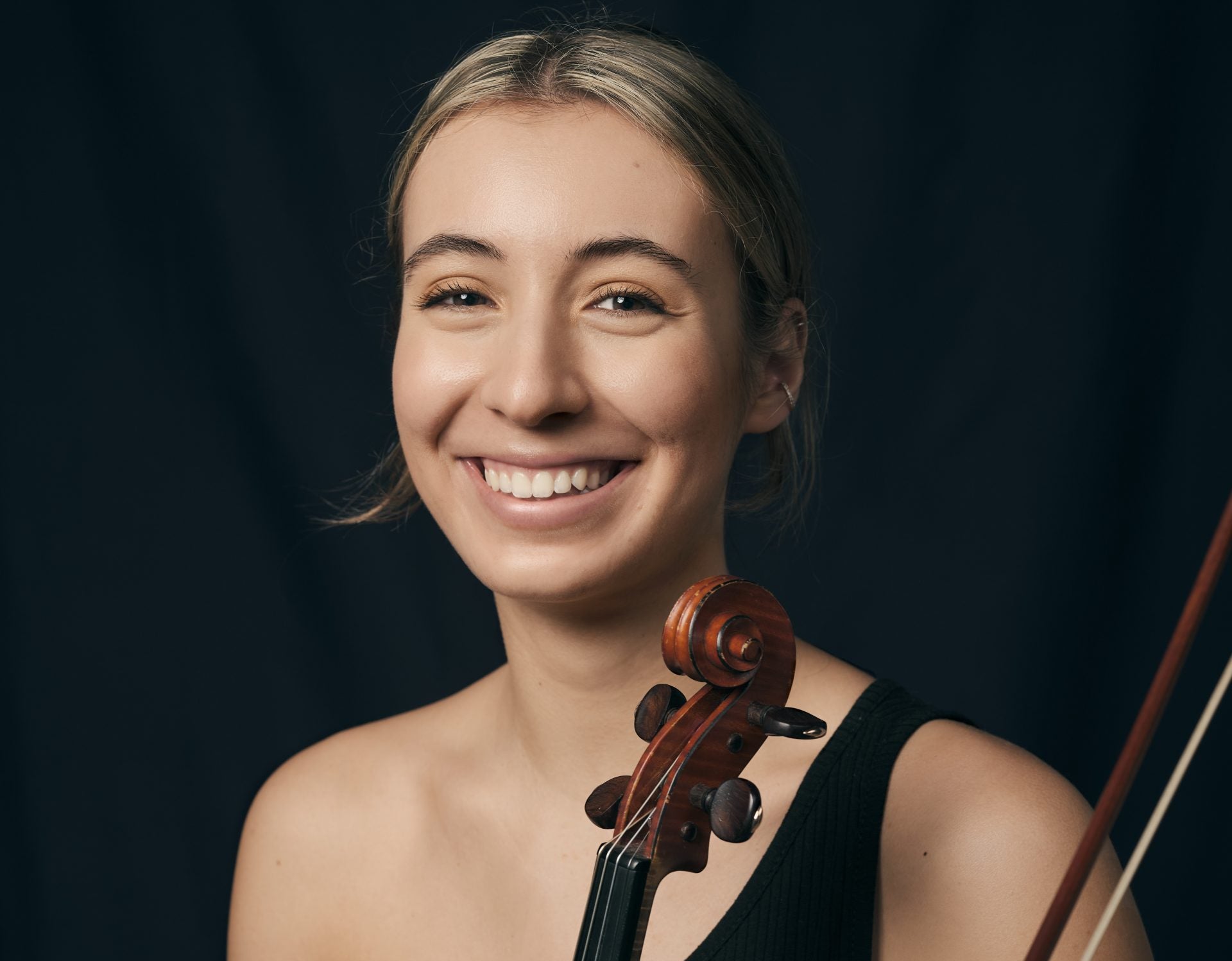Ela Kodžas, violin, UCLA Armenian Music Program VEM Ensemble