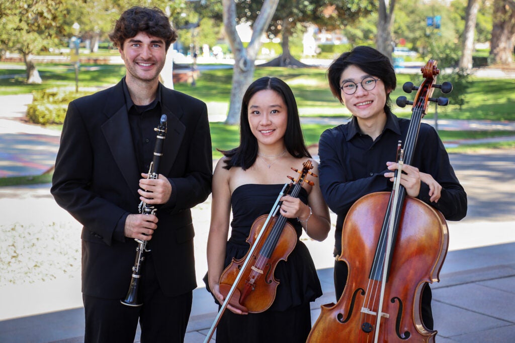 The UCLA Gluck<br />
Clarinet, Violin and Cello Trio